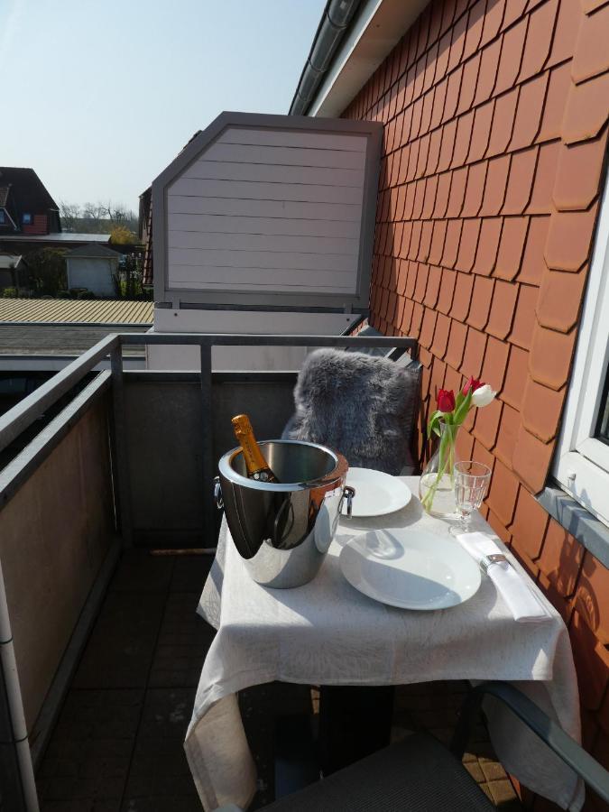 Deck 2& Deck 4 Ferienwohnungen In Sandstrandnahe Busum Exterior photo